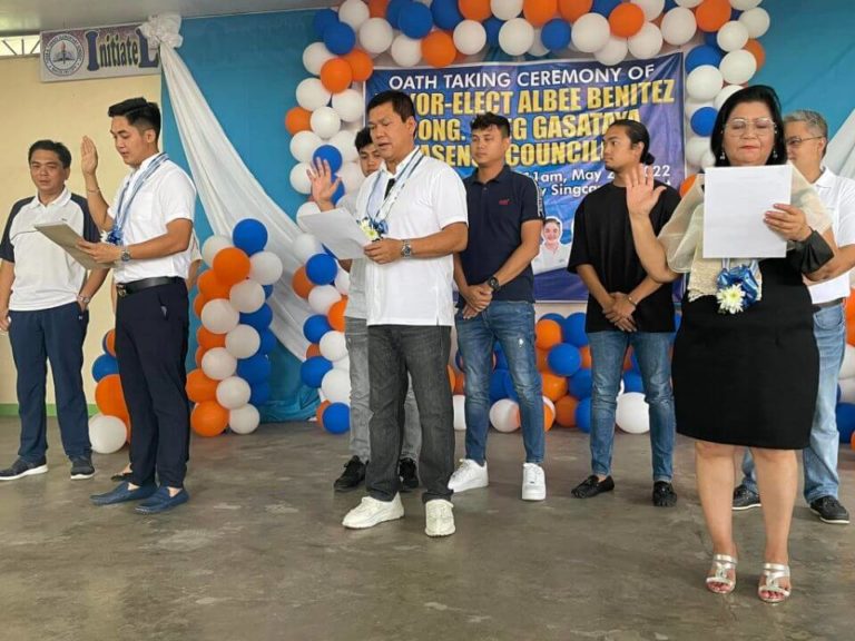ALBEE BENITEZ TAKES OATH AS NEW BACOLOD MAYOR