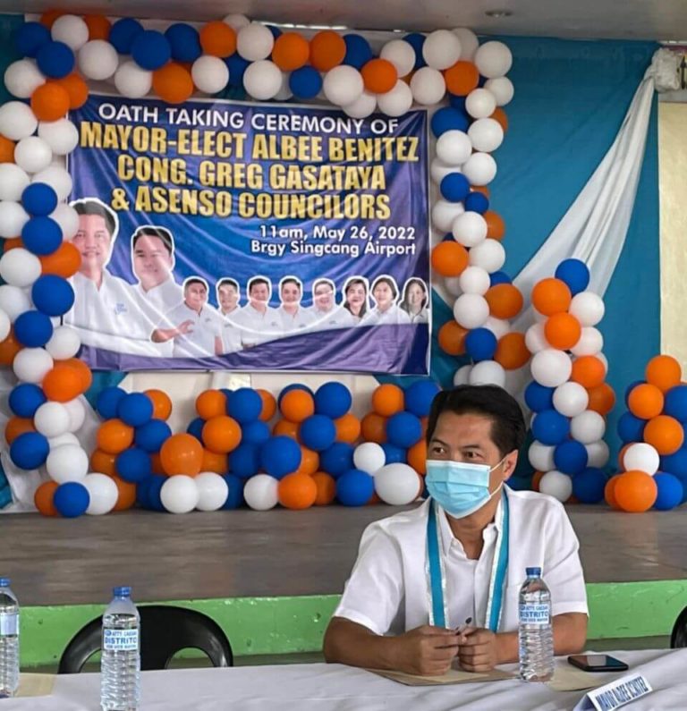 ALBEE BENITEZ TAKES OATH AS NEW BACOLOD MAYOR